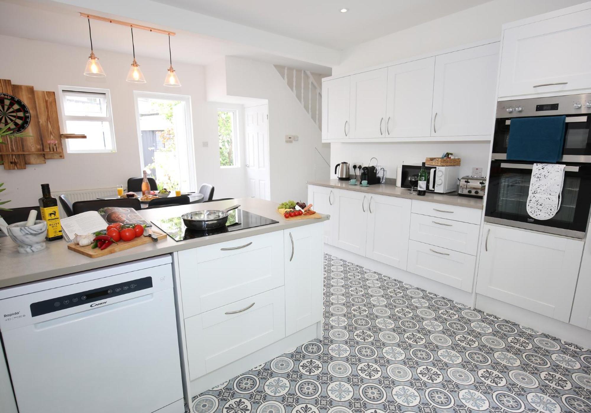 Holiday home Park View House Close To Park And Argyle Fc - Dogs Welcome - Hosted By Absolute